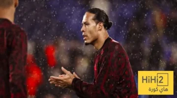 اللقاء المنتظر.. أداء فان دايك يتصدر مواجهة ليدز يونايتد 2025